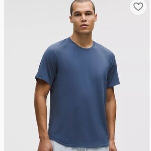 lululemon athletica Men's Slate Blue Short Sleeve Tee